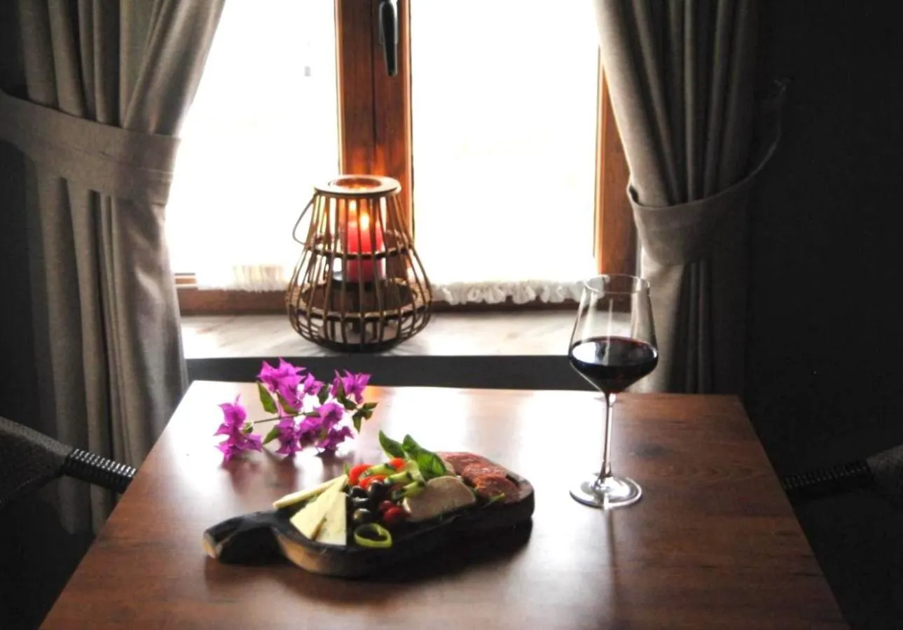 Keshtjella Xhabeqos Hotel Laknas