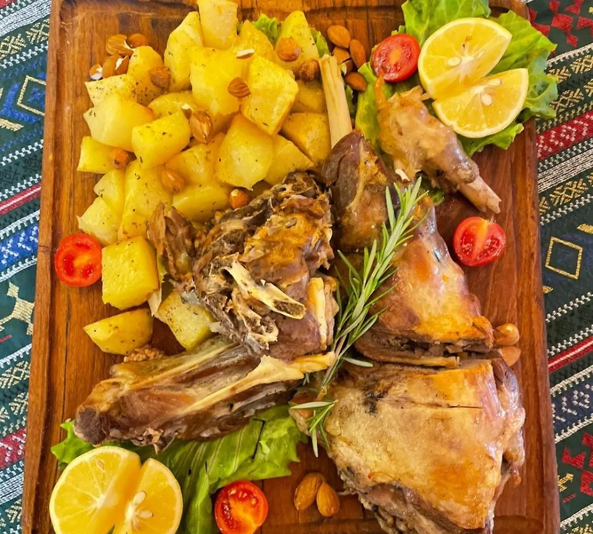Keshtjella Xhabeqos Hotel Laknas