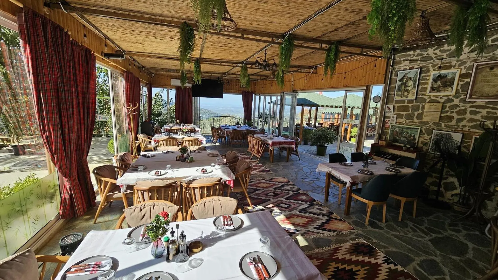 Keshtjella Xhabeqos Hotel Laknas 4*,