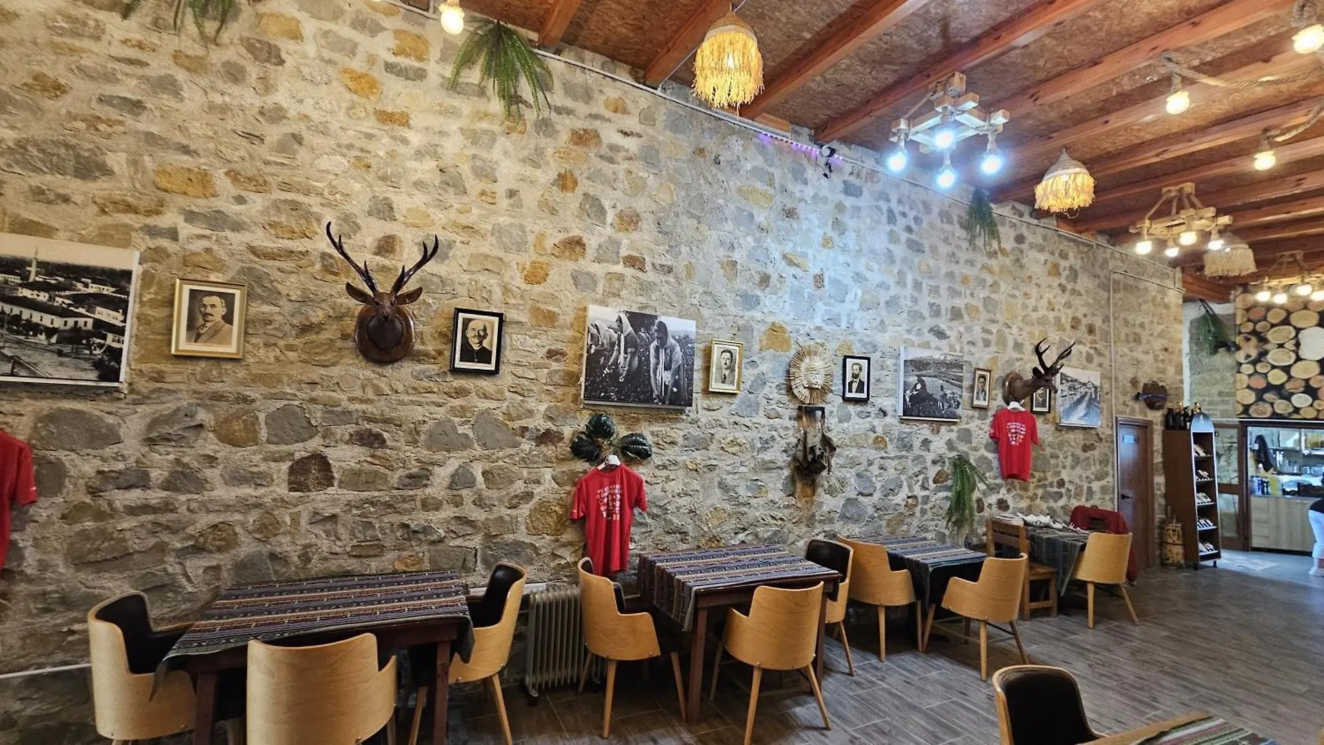 Keshtjella Xhabeqos Hotel Laknas