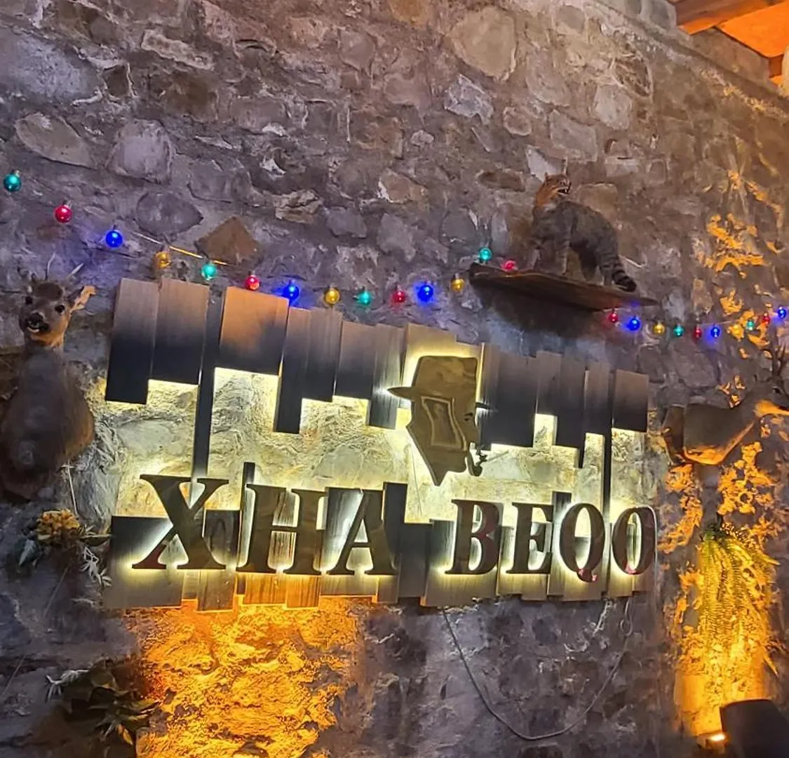 Keshtjella Xhabeqos Hotel Laknas