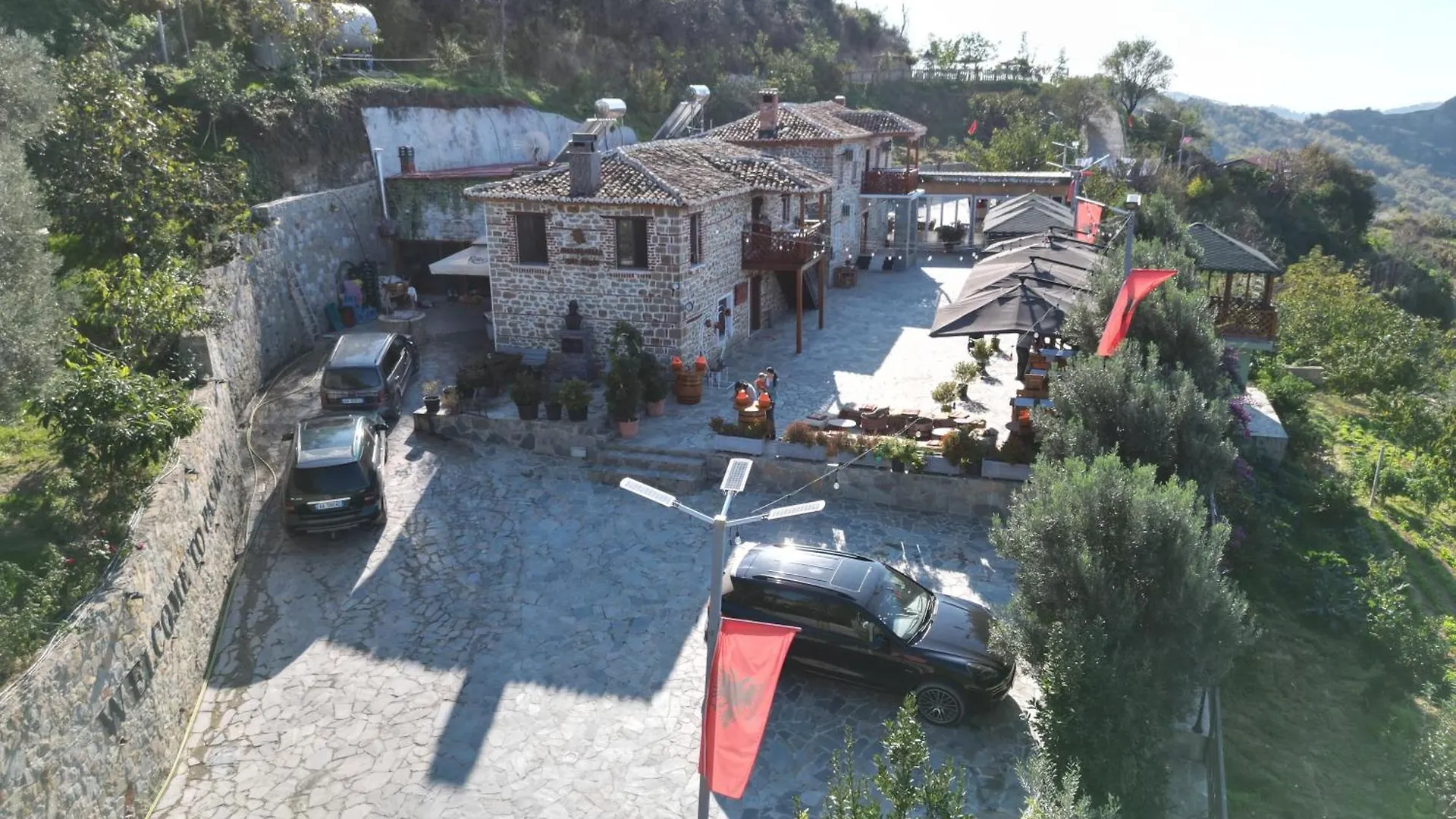 Keshtjella Xhabeqos Hotel Laknas Albania