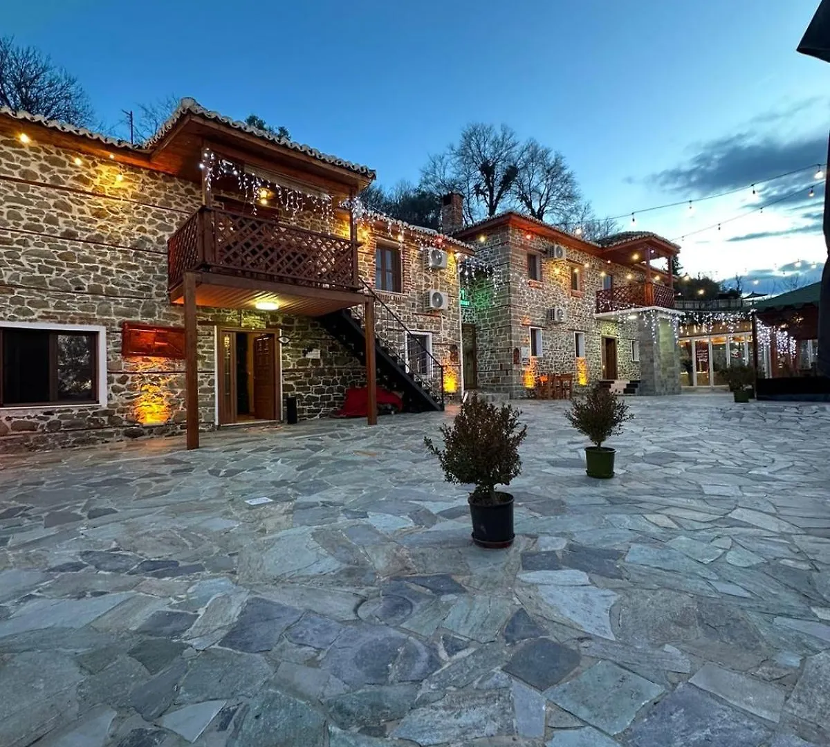 Keshtjella Xhabeqos Hotel Laknas
