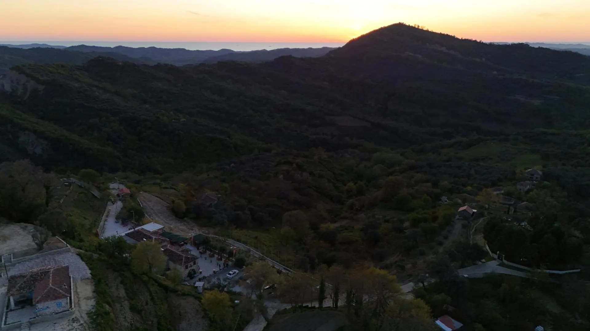 Keshtjella Xhabeqos Hotel Laknas