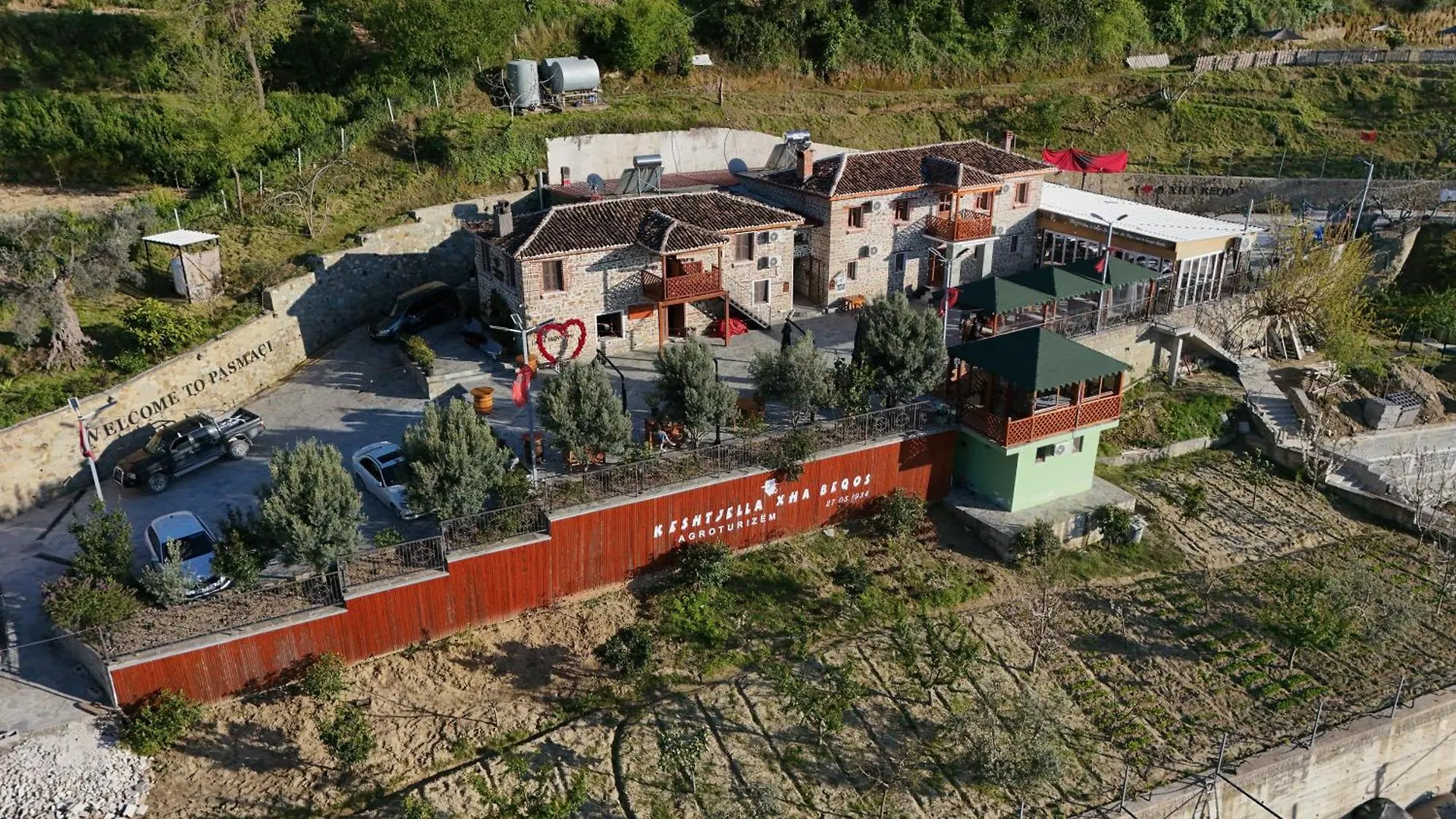 Keshtjella Xhabeqos Hotel Laknas Albania